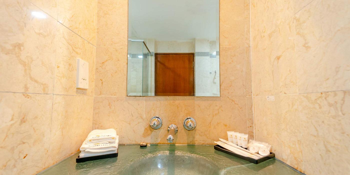 Bathroom Deluxe King Bathroom Deluxe King 2 Wings by Croske Resort Langkawi Malysia