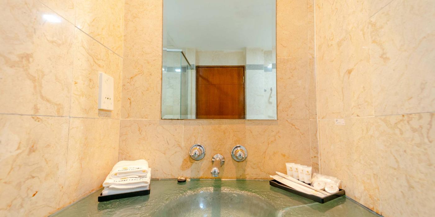 Bathroom Deluxe Twin Bathroom Deluxe Twin 2 Wings by Croske Resort Langkawi Malysia